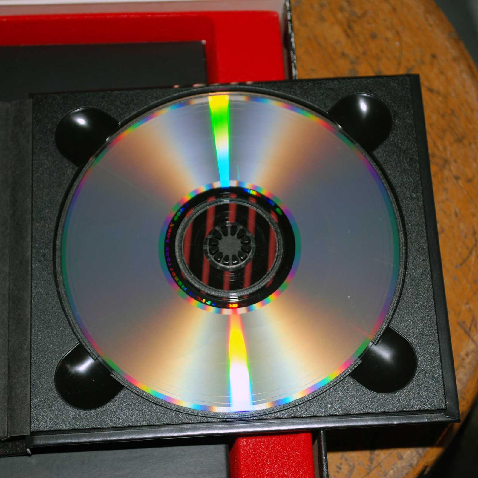 Tool Salival 2000 CD / VHS Boxset US Volcano 61422-31158-2 NTSC 13